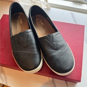 TOMS Women’s Avalon Black Slip-On Shoes